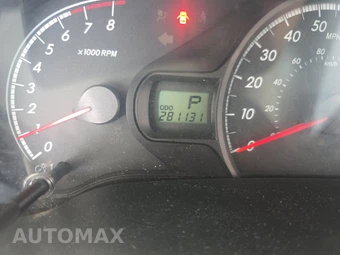 2013 Toyota Sienna LE 8-Passenger 119.3" WB - miniatura 12