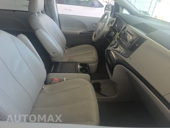 2013 Toyota Sienna LE 8-Passenger 119.3" WB - miniatura 8