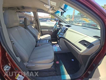 2013 Toyota Sienna LE 8-Passenger 119.3" WB - miniatura 19