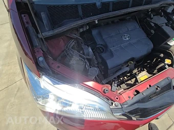 2013 Toyota Sienna LE 8-Passenger 119.3" WB - miniatura 26