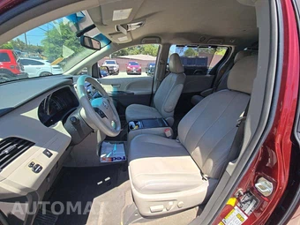 2013 Toyota Sienna LE 8-Passenger 119.3" WB - miniatura 6