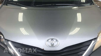 2013 Toyota Sienna LE 8-Passenger 119.3" WB - miniatura 23