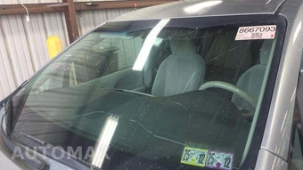 2013 Toyota Sienna LE 8-Passenger 119.3" WB - miniatura 24