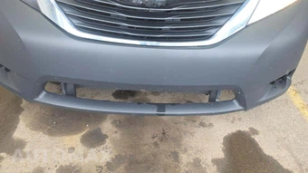 2013 Toyota Sienna LE 8-Passenger 119.3" WB - miniatura 36