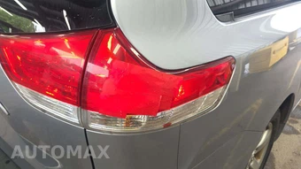 2013 Toyota Sienna LE 8-Passenger 119.3" WB - miniatura 40