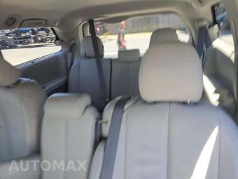 2013 Toyota Sienna LE 8-Passenger 119.3" WB - miniatura 14