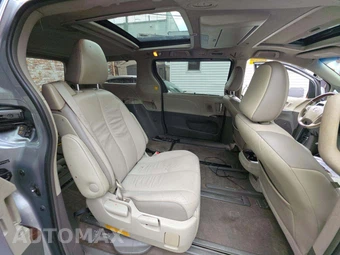 2013 Toyota Sienna Limited 7-Passenger 119.3" WB - miniatura 17
