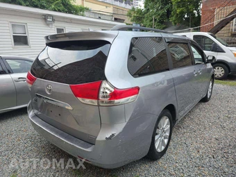 2013 Toyota Sienna Limited 7-Passenger 119.3" WB - miniatura 3
