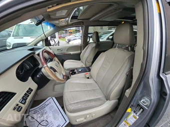 2013 Toyota Sienna Limited 7-Passenger 119.3" WB - miniatura 6