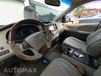 2013 Toyota Sienna Limited 7-Passenger 119.3" WB - miniatura 10