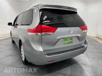 2013 Toyota Sienna Limited 7-Passenger 119.3" WB - miniatura 17