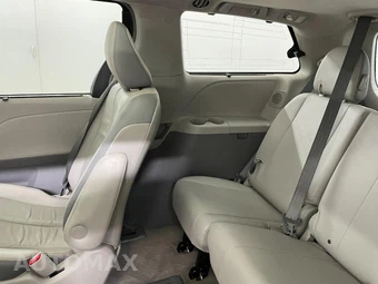 2013 Toyota Sienna Limited 7-Passenger 119.3" WB - miniatura 36