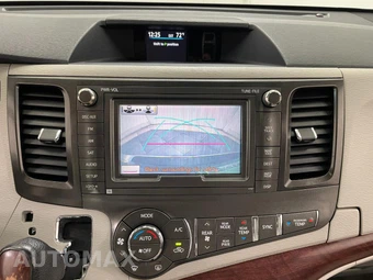 2013 Toyota Sienna Limited 7-Passenger 119.3" WB - miniatura 48