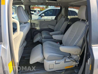 2013 Toyota Sienna Limited 7-Passenger 119.3" WB - miniatura 10