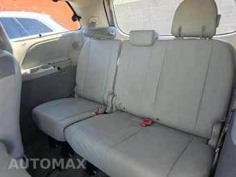 2013 Toyota Sienna Limited 7-Passenger 119.3" WB - miniatura 11
