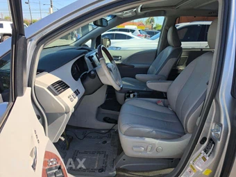 2013 Toyota Sienna Limited 7-Passenger 119.3" WB - miniatura 3