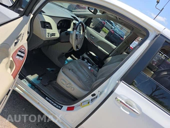 2013 Toyota Sienna Limited 7-Passenger 119.3" WB - miniatura 3