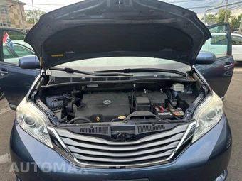 2013 Toyota Sienna Mobility XLE 7-Passenger 119.3" WB - miniatura 16