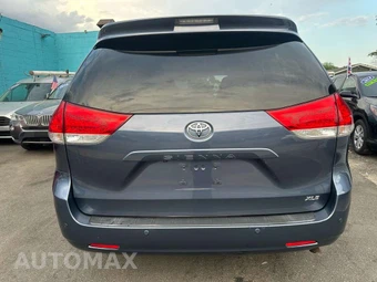 2013 Toyota Sienna Mobility XLE 7-Passenger 119.3" WB - miniatura 2