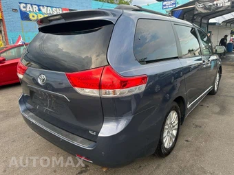 2013 Toyota Sienna Mobility XLE 7-Passenger 119.3" WB - miniatura 5