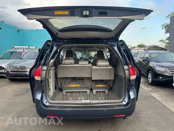 2013 Toyota Sienna Mobility XLE 7-Passenger 119.3" WB - miniatura 9