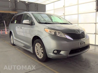 2013 Toyota Sienna Mobility XLE 7-Passenger 119.3" WB - miniatura 3