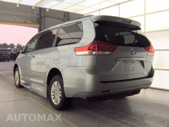 2013 Toyota Sienna Mobility XLE 7-Passenger 119.3" WB - miniatura 6