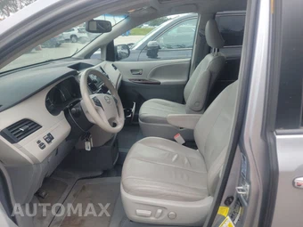 2013 Toyota Sienna Mobility XLE 7-Passenger 119.3" WB - miniatura 7