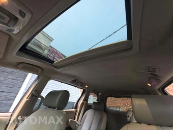 2013 Toyota Sienna XLE 8-Passenger 119.3" WB - miniatura 11
