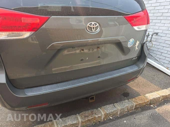 2013 Toyota Sienna XLE 8-Passenger 119.3" WB - miniatura 31
