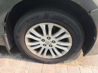 2013 Toyota Sienna XLE 8-Passenger 119.3" WB - miniatura 40