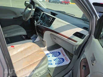 2013 Toyota Sienna XLE 8-Passenger 119.3" WB - miniatura 8