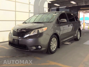 2013 Toyota Sienna XLE 8-Passenger 119.3" WB