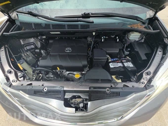 2013 Toyota Sienna XLE 8-Passenger 119.3" WB - miniatura 15