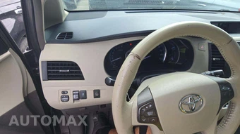 2013 Toyota Sienna XLE 8-Passenger 119.3" WB - miniatura 20