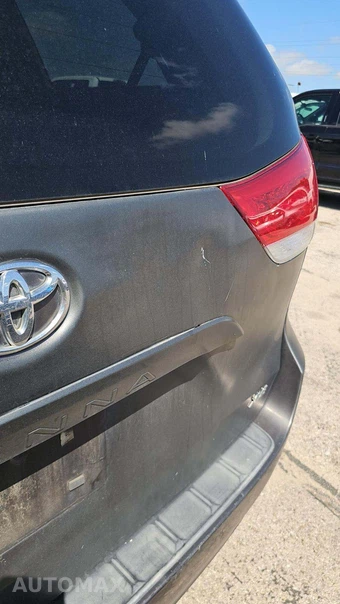 2013 Toyota Sienna XLE 8-Passenger 119.3" WB - miniatura 33