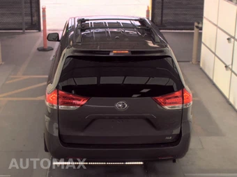 2013 Toyota Sienna XLE 8-Passenger 119.3" WB - miniatura 5