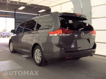 2013 Toyota Sienna XLE 8-Passenger 119.3" WB - miniatura 6