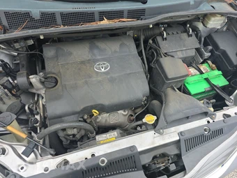 2013 Toyota Sienna XLE 8-Passenger 119.3" WB - miniatura 17