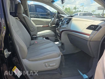 2013 Toyota Sienna XLE 8-Passenger 119.3" WB - miniatura 8