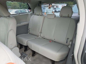 2013 Toyota Sienna XLE 8-Passenger 119.3" WB - miniatura 14