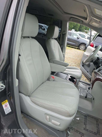 2013 Toyota Sienna XLE 8-Passenger 119.3" WB - miniatura 19
