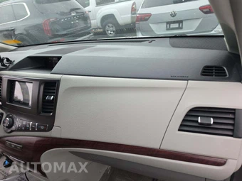 2013 Toyota Sienna XLE 8-Passenger 119.3" WB - miniatura 20