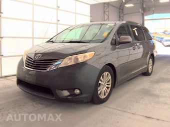 2013 Toyota Sienna XLE 8-Passenger 119.3" WB