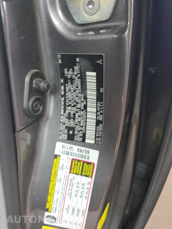 2013 Toyota Sienna XLE 8-Passenger 119.3" WB - miniatura 15