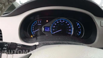 2013 Toyota Sienna XLE 8-Passenger 119.3" WB - miniatura 20