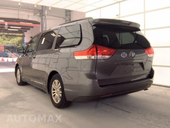 2013 Toyota Sienna XLE 8-Passenger 119.3" WB - miniatura 6