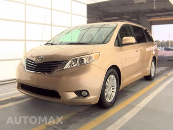 2013 Toyota Sienna XLE 8-Passenger 119.3" WB