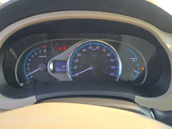 2013 Toyota Sienna XLE 8-Passenger 119.3" WB - miniatura 12