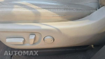 2013 Toyota Sienna XLE 8-Passenger 119.3" WB - miniatura 28